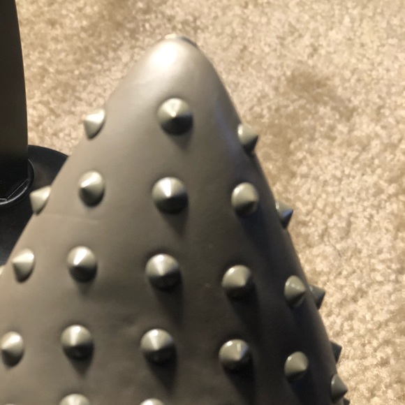 Spike high heel shoes - Picture 6 of 9